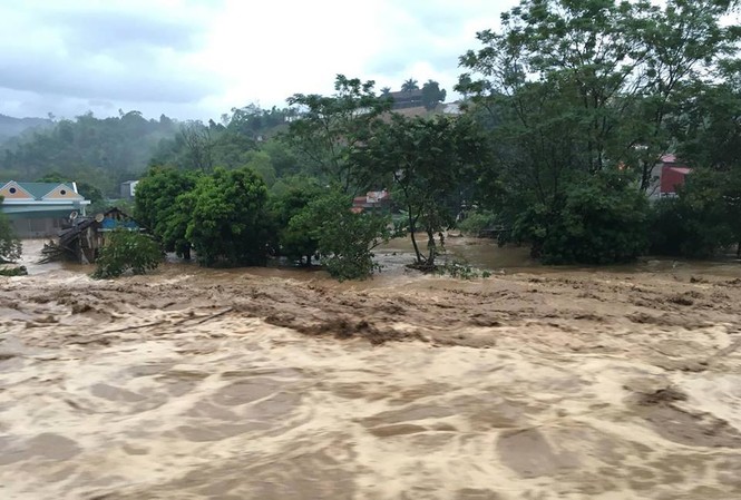 Lũ dữ tàn phá miền tây Yên Bái, thiệt hại hơn 100 tỷ đồng Lũ dữ tàn phá miền tây Yên Bái, thiệt hại hơn 100 tỷ đồng