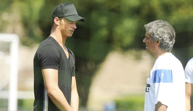 Mourinho mất oan đồng hồ xịn vì trò cũ Mourinho mất oan đồng hồ xịn vì trò cũ