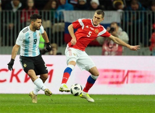 Aguero lập công, Argentina đánh bại chủ nhà World Cup 2018 Aguero ghi bàn duy nhất cho Argentina. Ảnh: Reuters