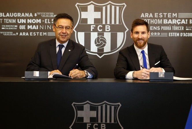 Mỗi ngày, Messi kiếm hơn…2,6 tỷ đồng Messi trong ngày ký hợp đồng mới có thời hạn đến năm 2021 với Barca