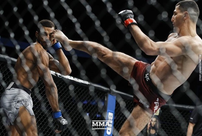Đấu UFC, vệ sĩ của Neymar hạ đối thủ trong chớp mắt Đấu UFC, vệ sĩ của Neymar hạ đối thủ trong chớp mắt