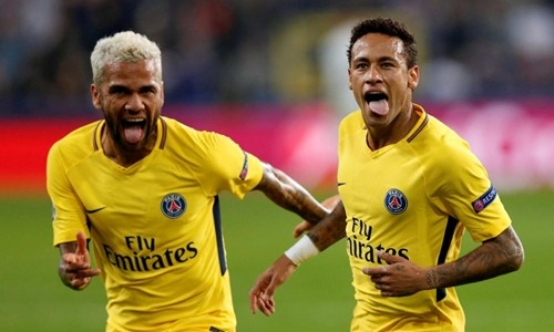 'Băng nhóm' Brazil làm loạn phòng thay đồ PSG Việc Neymar và Dani Alves cư xử như ông chủ trong phòng thay đồ đang ngày càng khiến các đồng đội khó chịu.