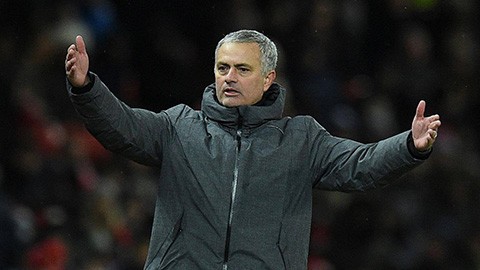 Bị chia điểm phút bù giờ, Mourinho mắng học trò đá như trẻ con Bị chia điểm phút bù giờ, Mourinho mắng học trò đá như trẻ con
