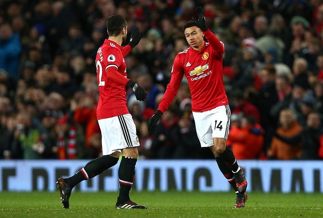 Lingard lập cú đúp, M.U thoát thua trước Burnley Lingard lập cú đúp cứu Man Utd thoát thua Burnley.