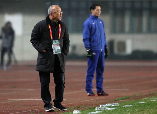 HLV Park Hang-seo: 'Vui sao nước mắt lại trào' HLV Park Hang-seo: 'Vui sao nước mắt lại trào'
