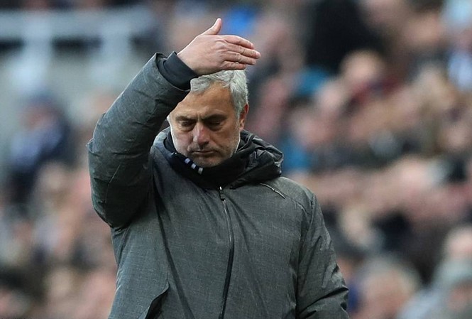 'Vận đen' ám Mourinho, M.U ngửi khói Man City Mourinho vẫn chưa biết thắng ở sân St James’ Park
