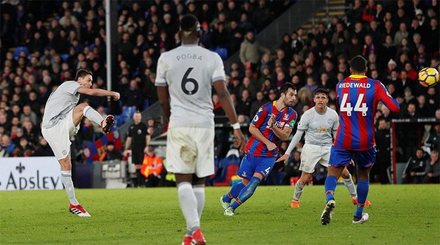 M.U hạ Crystal Palace nhờ bàn thắng phút bù giờ M.U hạ Crystal Palace nhờ bàn thắng phút bù giờ