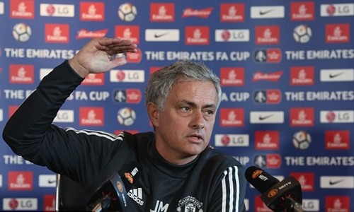 Mourinho nói liên tục 12 phút để bào chữa cho thất bại Mourinho nói liên tục 12 phút để bào chữa cho thất bại