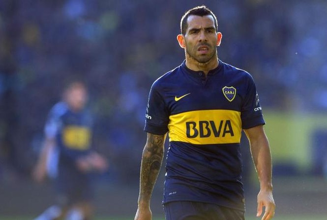 Đá phủi trong tù, ngôi sao Carlos Tevez dính chấn thương nặng Đá phủi trong tù, ngôi sao Carlos Tevez dính chấn thương nặng