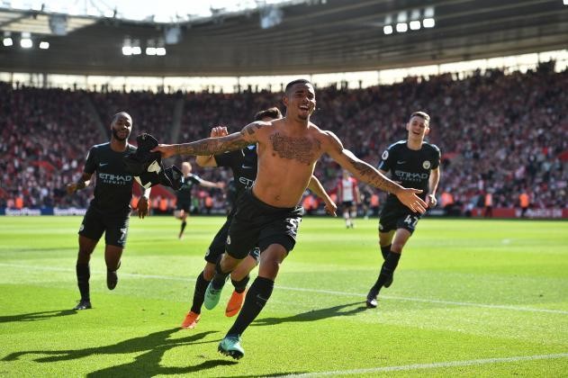 Hạ màn Ngoại hạng Anh: Man City và Salah lập kỷ lục Jesus ăn mừng bàn thắng lịch sử, giúp Man City cán đích với 100 điểm