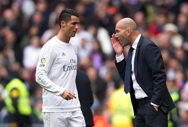 Ronaldo nối gót HLV Zidane rời Real Madrid? Ronaldo nối gót HLV Zidane rời Real Madrid?