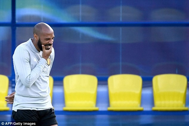 Bỉ và Pháp đấu bán kết, Thierry Henry hát quốc ca nào? Thierry Henry
