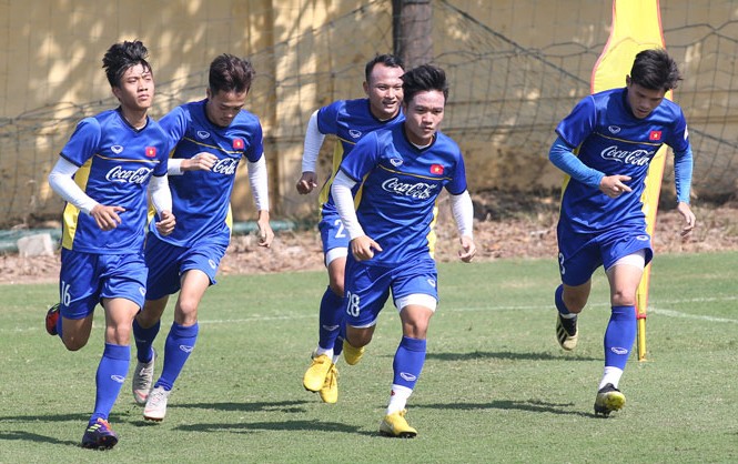 Tuyển Việt Nam loại Quả Bóng Vàng 2017 trước thềm AFF Cup Đinh Thanh Trung (số 28) không được HLV Park Hang-seo chọn đi dự AFF Cup 2018. Ảnh: Vnexpress