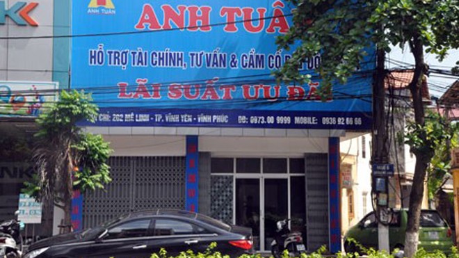 Nã súng liên tiếp trong đêm, ba người dính hơn 70 viên đạn Tiệm cầm đồ Anh Tuân - Nơi các đối tượng tấn công bằng súng bắn đạn hoa cải