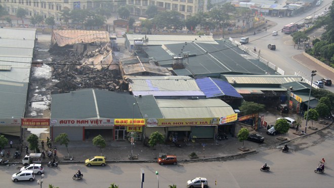 Nhiều hộ kinh doanh khu Nam Trung Yên trắng tay sau hỏa hoạn Hiện trường sau vụ cháy ở Khu đô thị Nam Trung Yên. Ảnh: Tuấn Nguyễn