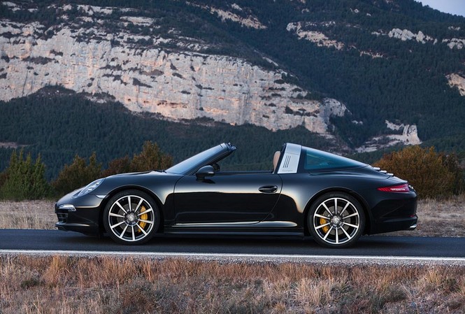 Porsche 911 giá 7 tỷ đồng tại Việt Nam Porsche 911 giá 7 tỷ đồng tại Việt Nam