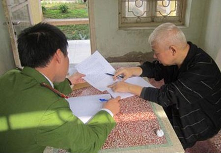 Kiến nghị xử lý 3 cán bộ, điều tra 22 ngân hàng sai phạm trong vụ “Bầu Kiên” Bầu Kiên trong trại giam.