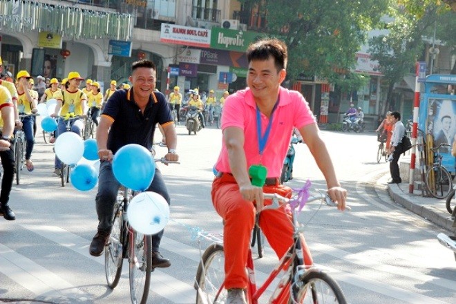 Nghệ sĩ Xuân Bắc đạp xe hưởng ứng “Tỏa sáng nghị lực Việt” Nghệ sĩ hài Xuân Bắc cùng nhiều bạn trẻ tình nguyện đạp xe đồng hành hưởng ứng chương trình “Tỏa sáng nghị lực Việt”