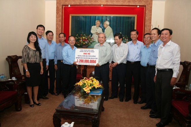 Thêm gần 1,8 tỷ đồng ủng hộ Biển Đông Thêm gần 1,8 tỷ đồng ủng hộ Biển Đông