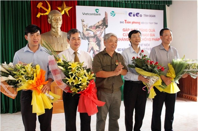 Trao quà cho cựu TNXP chống Pháp tại Thanh Hoá Trao quà cho cựu TNXP chống Pháp tại Thanh Hoá
