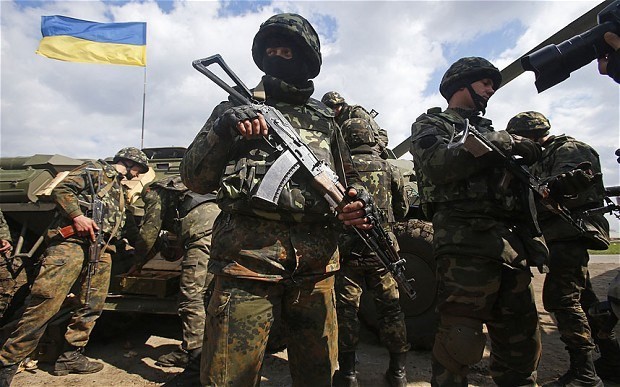 Bản tin 20H: Mỹ cân nhắc cung cấp vũ khí cho Ukraine Quân đội Ukraine. (Nguồn: telegraph.co.uk)
