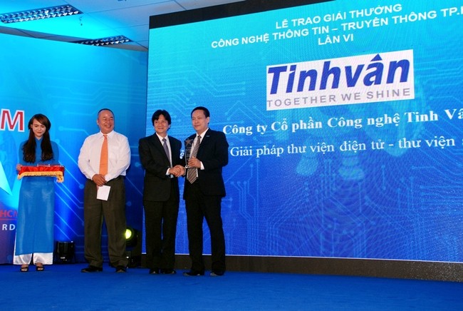 Thư viện điện tử Libol đạt giải thưởng công nghệ Thư viện điện tử - Thư viện số Libol, Tinhvan Group đã trở thành một trong bốn đơn vị được nhận giải thưởng “Doanh nghiệp có giải pháp và sản phẩm phần mềm tiêu biểu”