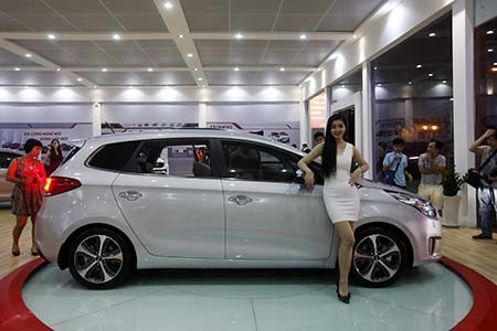 KIA Rondo chính thức ra mắt, giá bán từ 729 triệu đồng KIA Rondo chính thức ra mắt, giá bán từ 729 triệu đồng