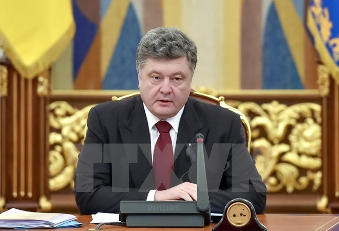 Bản tin 14H: Ukraine kêu gọi NATO gửi vũ khí Tổng thống Ukraine Petro Poroshenko. (Nguồn: AFP/TTXVN)