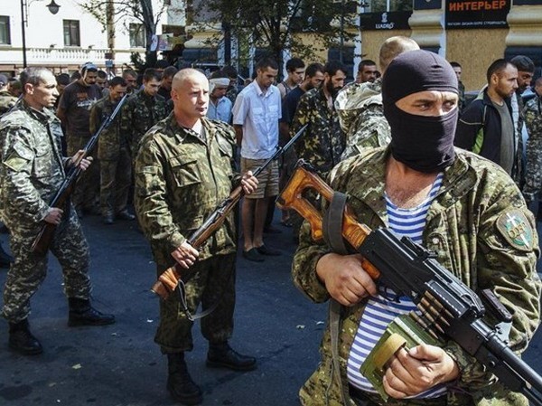 Bản tin 8H: Ly khai Ukraine bao vây chặt Debaltsevo Quân ly khai. Nguồn: AFP