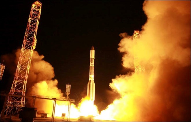 Bản tin 14H: Nga điều tra sự cố tên lửa Proton-M bị cháy Tên lửa đẩy Proton-M của nước này bốc cháy khi đưa vệ tinh liên lạc MexSat-1 của Mexico lên quỹ đạo. Nguồn: siberiantimes