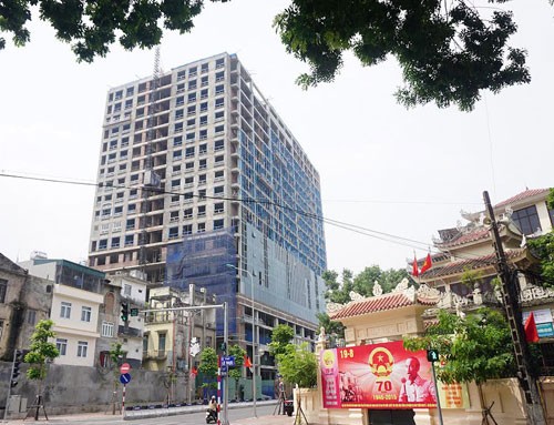 Chủ đầu tư 8B Lê Trực cam kết dỡ phần sai phép từ 21/11 Công trình 8B Lê Trực
