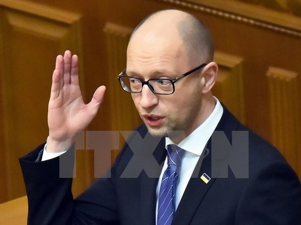 Bản tin 14H: Ukraine sẽ sa thải Thủ tướng Yatsenyuk Thủ tướng Ukraine Arseniy Yatsenyuk phát biểu tại một cuộc họp ở thủ đô Kiev. (Nguồn: AFP/TTXVN)