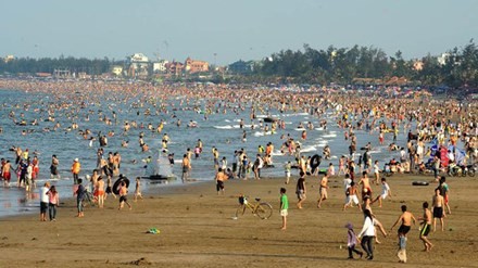 Bản tin 20H: Biển Cửa Lò an toàn, sẵn sàng cho mùa du lịch Mẫu nước biển kiểm tra ở Đà Nẵng không phát hiện thấy yếu tố bất thường.