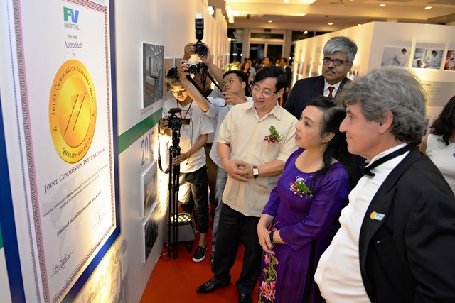 Bệnh viện đạt chuẩn quốc tế JCI đầu tiên tại TP HCM Bộ trưởng y tế Nguyễn Thị Kim Tiến tại lễ đón nhận chứng nhận chất lượng y tế quốc tế JCI của Bệnh viện FV. Ảnh do bệnh viện cung cấp.