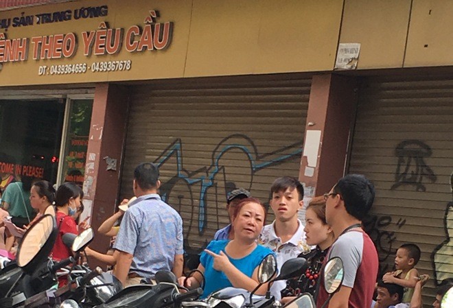 “Cò” bệnh viện công khai làm giá, thu tiền “Cò” bệnh viện công khai làm giá, thu tiền