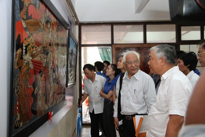 Triển lãm mỹ thuật Bắc miền Trung Buổi triển lãm đã thu hút đông đảo người dân đến xem và thưởng thức, diễn ra từ 19 đến 25/8.