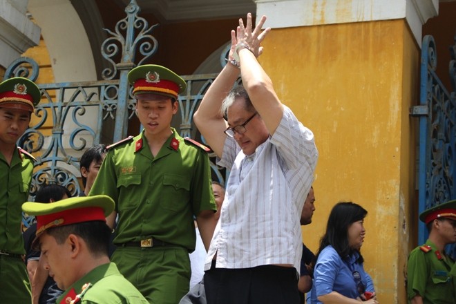 ‘Đại án’ Ngân hàng Xây dựng: Phạm Công Danh lãnh 30 năm tù Ông Phạm Công Danh sau phiên tòa. Ảnh: Tân Châu