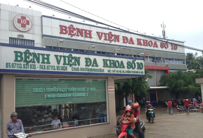 Vụ 3 mẹ con sản phụ ở Hậu Giang tử vong: Khiển trách Trưởng khoa Bệnh viện Đa khoa Số 10 ở Hậu Giang.