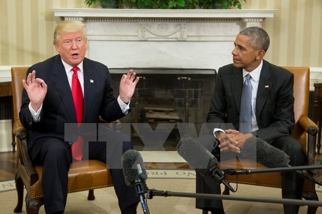 Bản tin 14H: Ông Trump sẽ cân nhắc duy trì 1 phần Obamacare Tổng thống Barack Obama (phải) và Tổng thống mới đắc cử Donald Trump (trái) trong cuộc gặp tại Nhà Trắng ngày 10/11. (Nguồn: EPA/TTXVN)