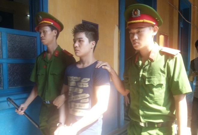 Nổi cơn ghen, gã trai sát hại bạn tình rồi vùi xác phi tang Tòa phúc thẩm đã tăng từ chung thân lên tử hình đối với Nguyễn Hoài Thanh sáng nay 14/11. Ảnh: Tân Châu.