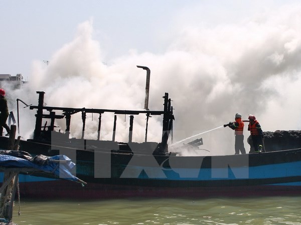 Bản tin 20H: Cháy rụi 2 tàu cá nhiều tỷ đồng Ảnh minh họa