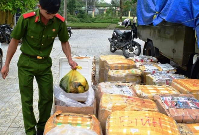 Bắt 1,6 tấn nội tạng động vật không rõ nguồn gốc chuẩn bị 'xuất ngoại' Hơn 1,6 tấn nội tạng không rõ nguồn gốc, xuất xứ bị tạm giữ để tiêu hủy theo quy định.