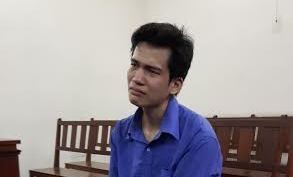 Giết đồng nghiệp rồi đốt xác vì không cho mượn điện thoại... trêu 113 Vắn Cóng Bảo tại phiên tòa. Ảnh: Tân Châu