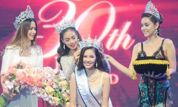 Nhan sắc nữ sinh đăng quang Hoa hậu Thế giới Thái Lan Jinnita Buddee đã vượt qua 29 thí sinh khác để giành ngôi vị cao nhất cuộc thi Hoa hậu Thế giới Thái Lan 2016.