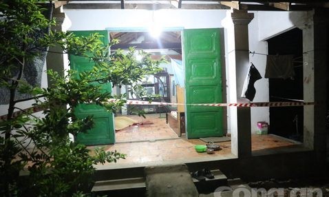 Hung thủ sát hại vợ và hàng xóm vì nghi ngờ ra đầu thú Hiện trường vụ án.