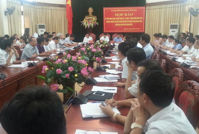 Tin mới vụ lình xình giữa Sở Xây dựng và Hiệp hội doanh nghiệp Toàn cảnh buổi họp báo. Ảnh: Hoàng Lam