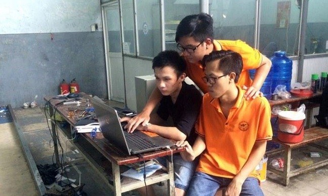 Đội Robot Việt Nam xuất quân thi đấu thế giới Ba thành viên của LH - FF. Ảnh: VTV