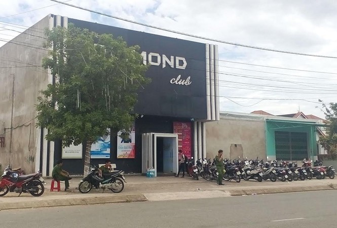 Vụ đột kích quán bar lớn nhất Tam Kỳ: Khởi tố 4 đối tượng Vũ trường Diamond ở Tam Kỳ.