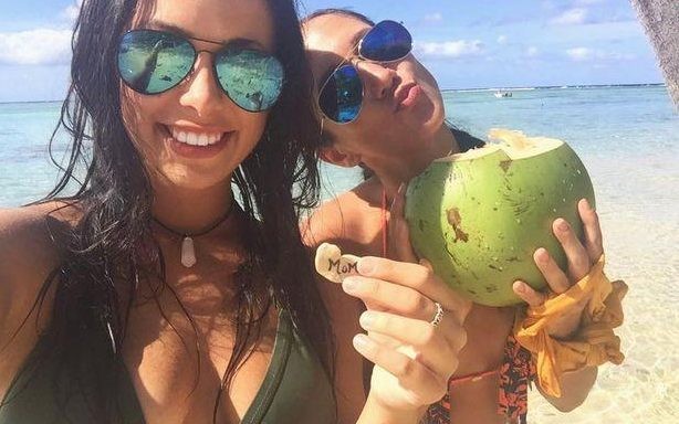 Hai hotgirl đối mặt án chung thân sau chuyến du lịch xa hoa Melina Roberge (23 tuổi) và Isabelle Lagacé (28 tuổi).