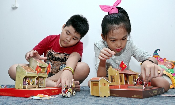 Độc đáo mô hình Trung Thu truyền thống Trung Thu năm nay, những bộ đồ chơi xếp hình rất mới mẻ nhưng lại mang phong cách truyền thống sẽ được giới thiệu với các bạn nhỏ có sở thích tìm hiểu về ngày Rằm tháng tám.